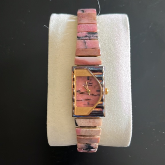 Pink watch - Picture 3 of 3